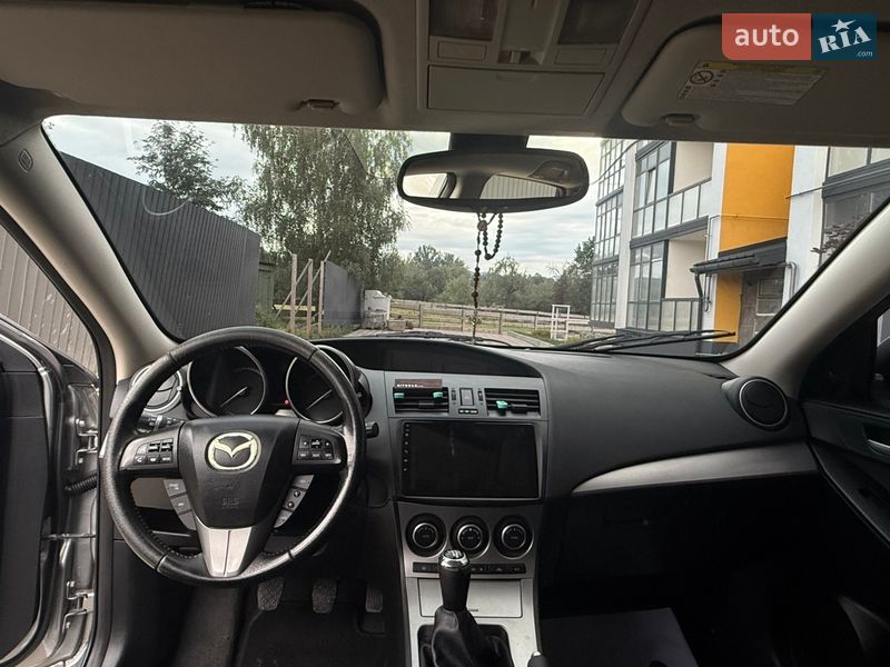 Хэтчбек Mazda 3 2010 в Надворной