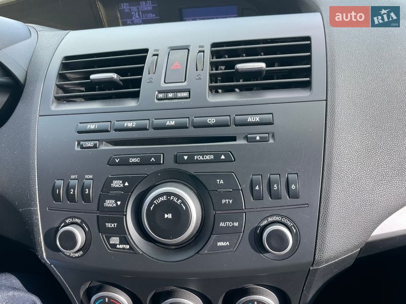 Седан Mazda 3 2012 в Днепре