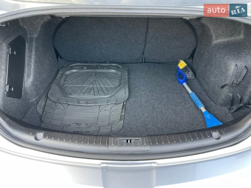 Седан Mazda 3 2012 в Днепре