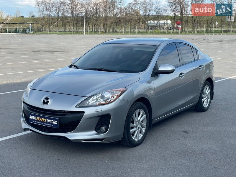 Седан Mazda 3 2012 в Днепре