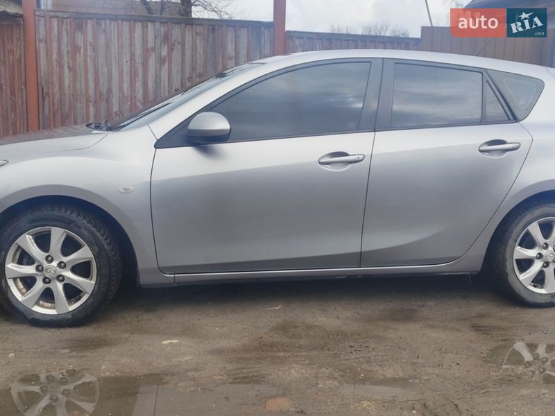 Хэтчбек Mazda 3 2009 в Шостке