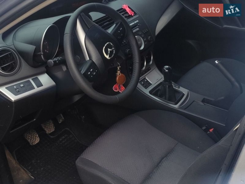 Хэтчбек Mazda 3 2009 в Шостке
