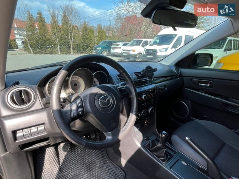 Хетчбек Mazda 3 2008 в Чернівцях