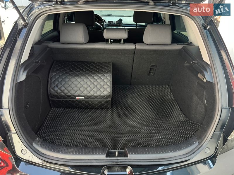 Хетчбек Mazda 3 2008 в Чернівцях