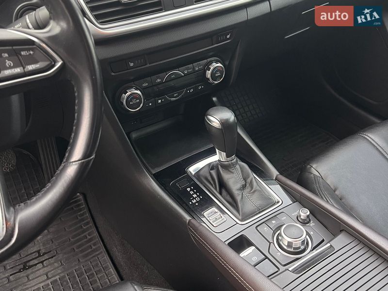 Седан Mazda 3 2016 в Запорожье