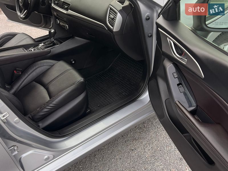 Седан Mazda 3 2016 в Запорожье