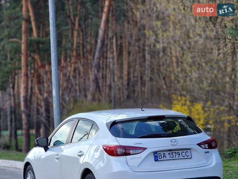 Хетчбек Mazda 3 2015 в Києві фото 5 Хетчбек Mazda 3 2015 в Києві