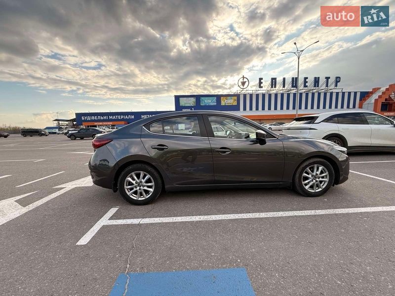 Седан Mazda 3 2017 в Харькове