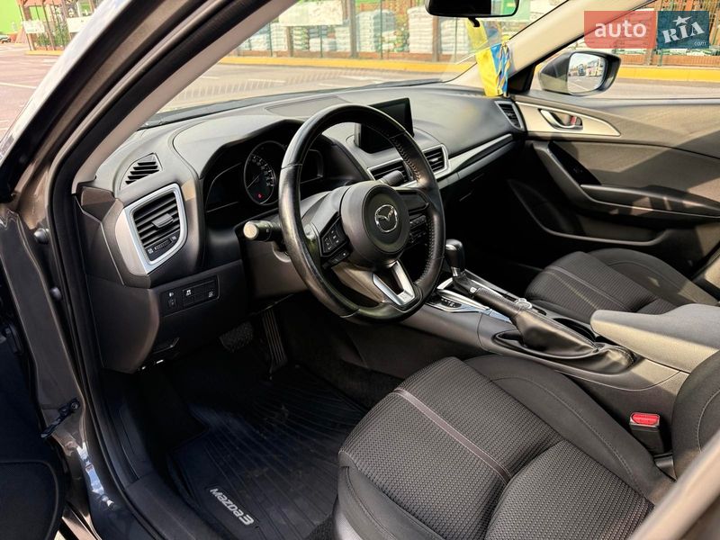 Седан Mazda 3 2017 в Харькове