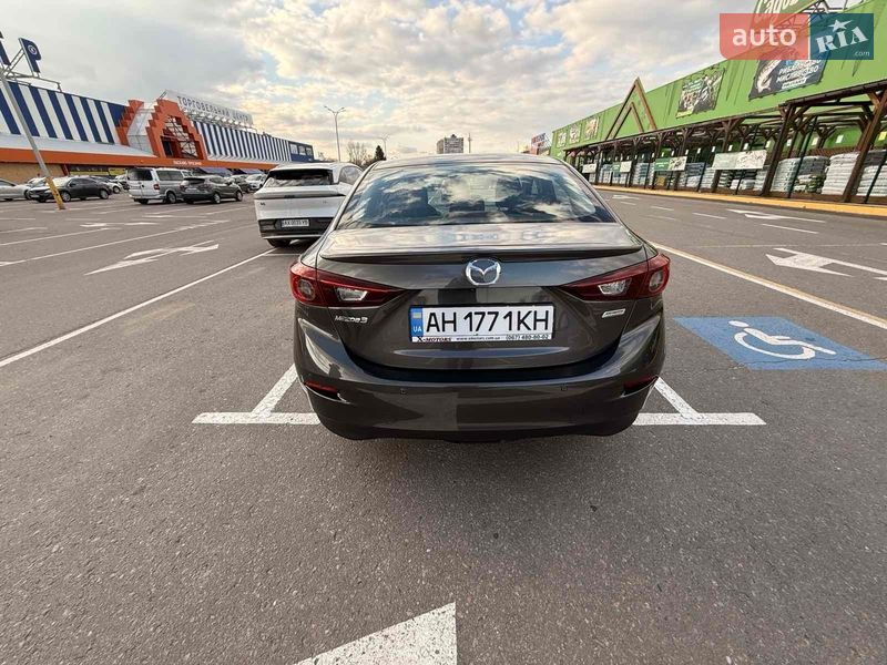 Седан Mazda 3 2017 в Харькове