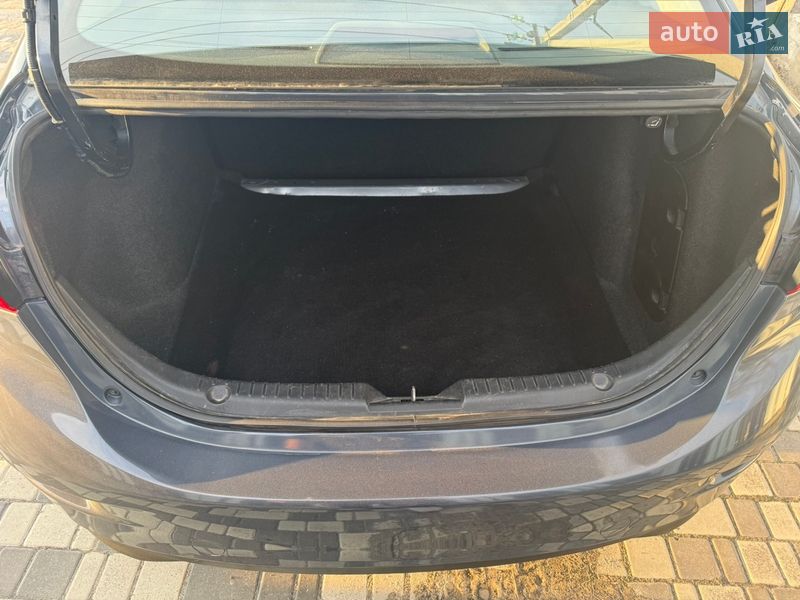 Седан Mazda 3 2014 в Києві