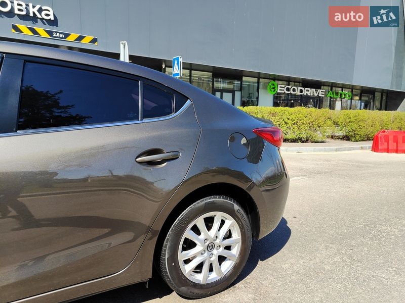 Седан Mazda 3 2017 в Киеве