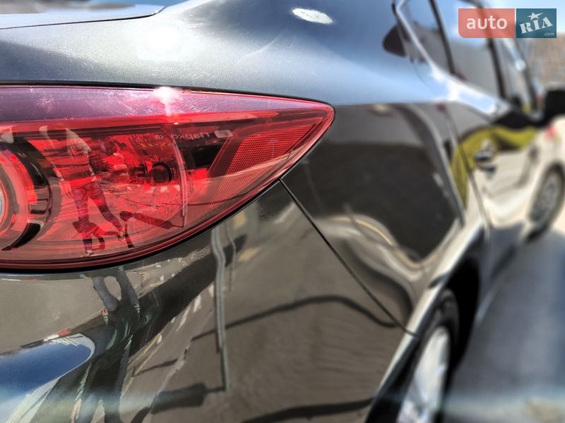 Седан Mazda 3 2017 в Киеве