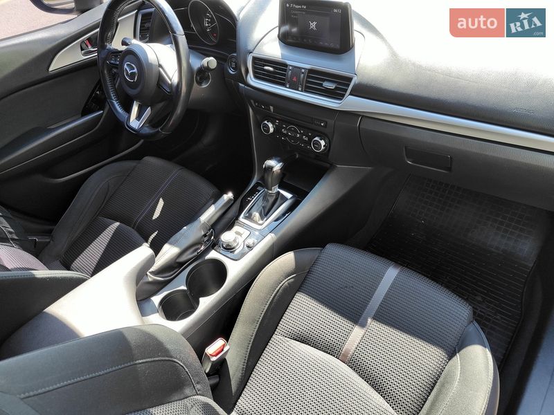 Седан Mazda 3 2017 в Киеве