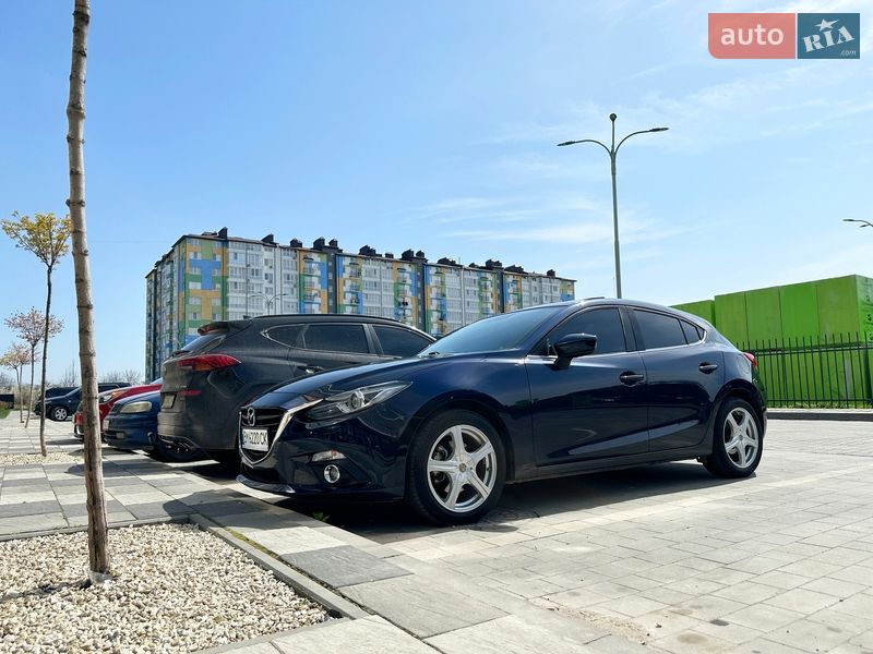 Хетчбек Mazda 3 2015 в Івано-Франківську