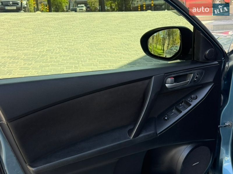 Седан Mazda 3 2010 в Запорожье