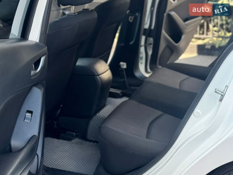 Хэтчбек Mazda 3 2016 в Виннице фото 9 Хэтчбек Mazda 3 2016 в Виннице