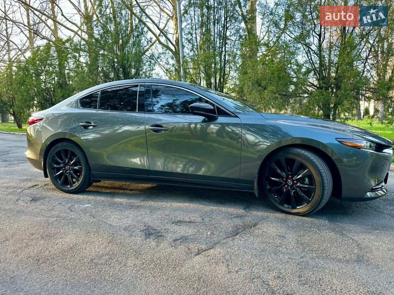 Седан Mazda 3 2022 в Днепре