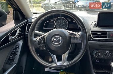 Седан Mazda 3 2016 в Стрые
