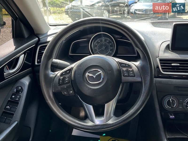 Седан Mazda 3 2016 в Стрые