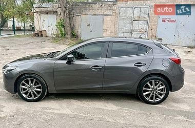 Хэтчбек Mazda 3 2017 в Днепре