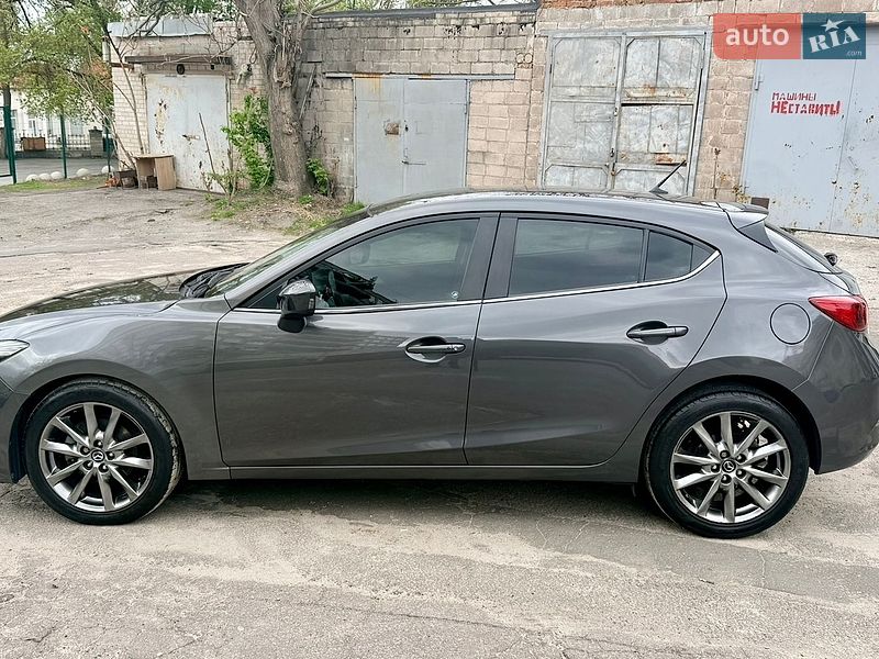 Хэтчбек Mazda 3 2017 в Днепре