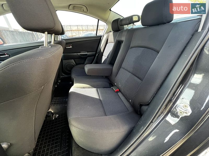 Седан Mazda 3 2005 в Ковеле