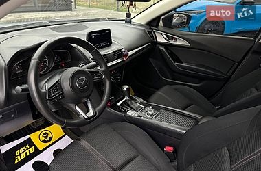 Седан Mazda 3 2017 в Ивано-Франковске