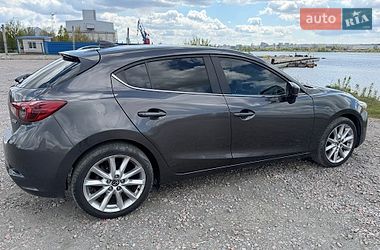 Хэтчбек Mazda 3 2017 в Днепре