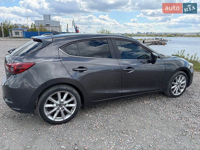Хэтчбек Mazda 3 2017 в Днепре