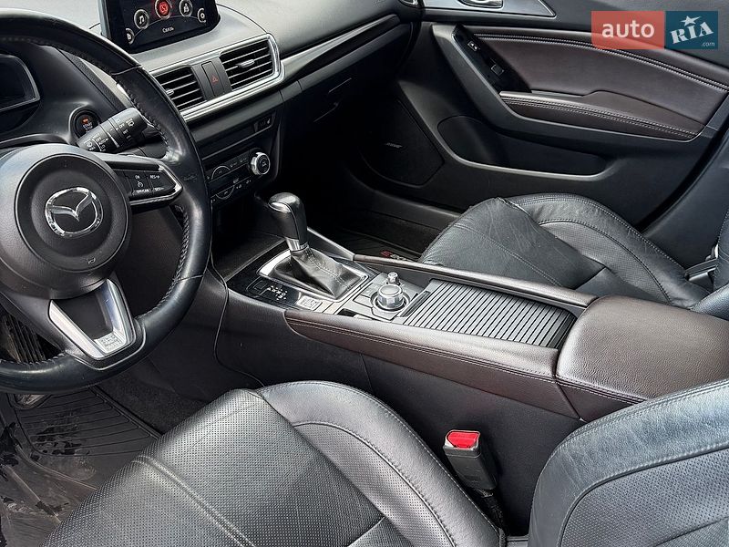 Хэтчбек Mazda 3 2017 в Днепре