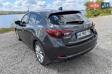 Хэтчбек Mazda 3 2017 в Днепре