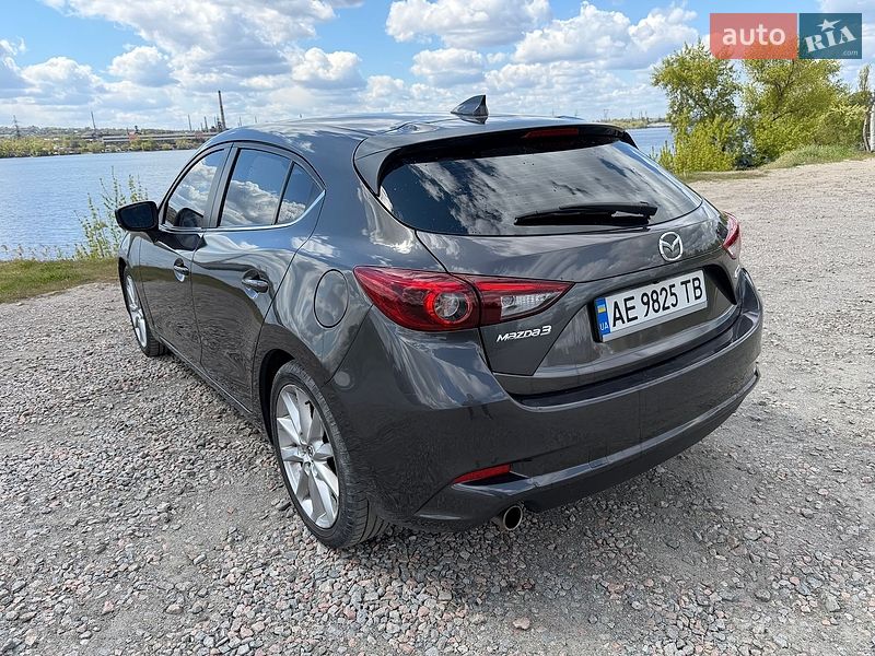Хэтчбек Mazda 3 2017 в Днепре