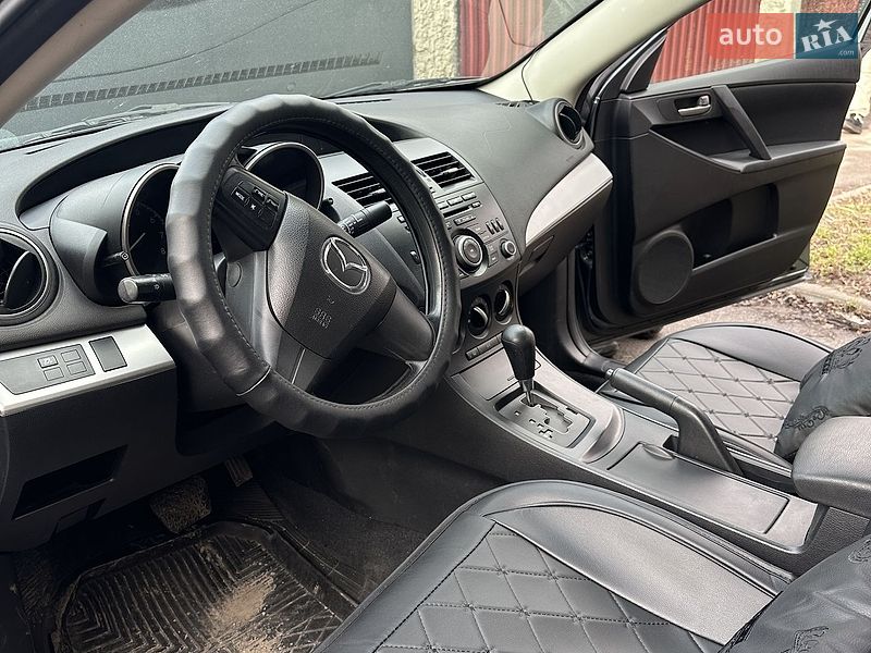 Седан Mazda 3 2012 в Виннице