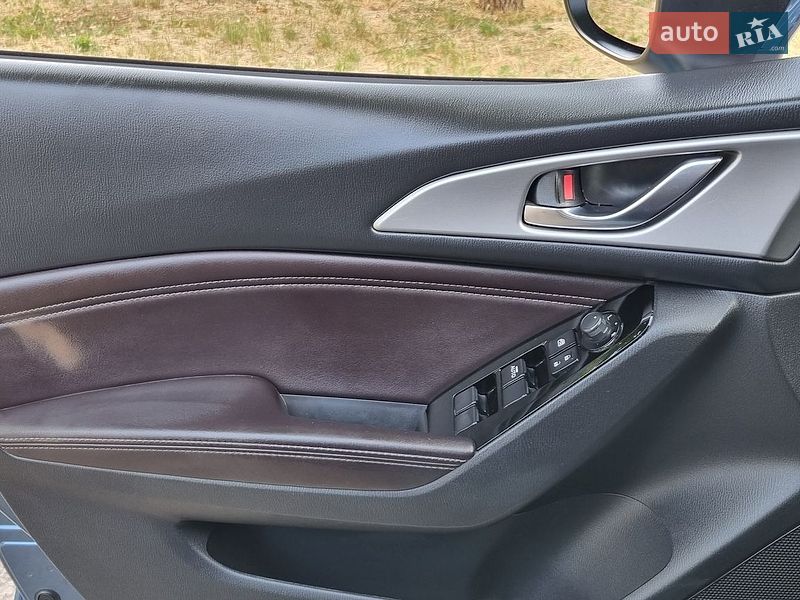 Хетчбек Mazda 3 2018 в Дніпрі фото 8 Хетчбек Mazda 3 2018 в Дніпрі