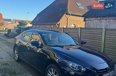 Седан Mazda 3 2016 в Киеве