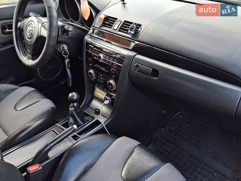 Хэтчбек Mazda 3 2004 в Чернигове
