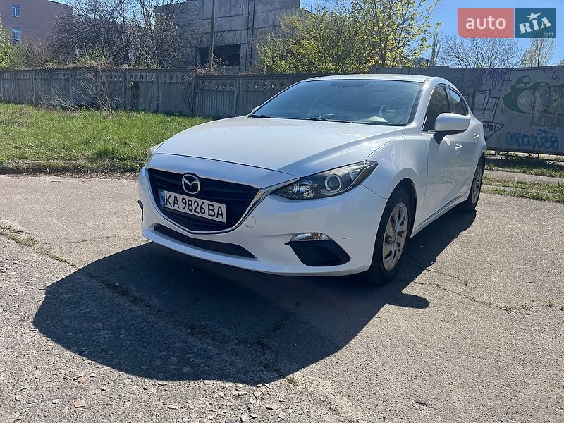 Седан Mazda 3 2015 в Киеве