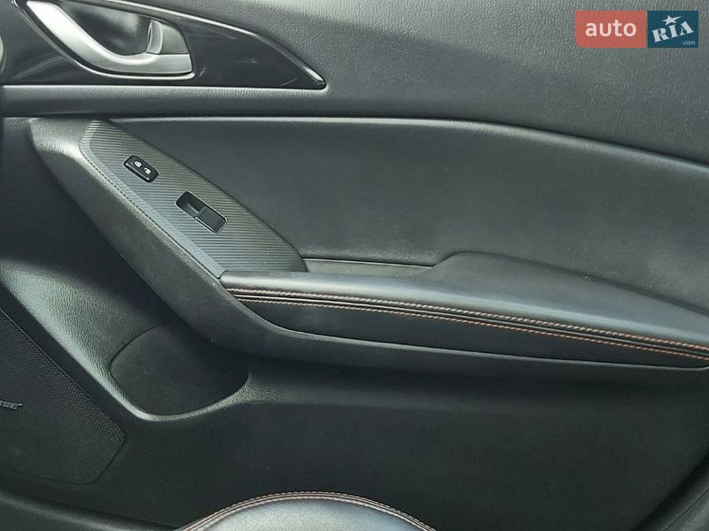 Седан Mazda 3 2014 в Львове