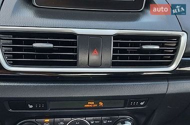 Седан Mazda 3 2014 в Львове