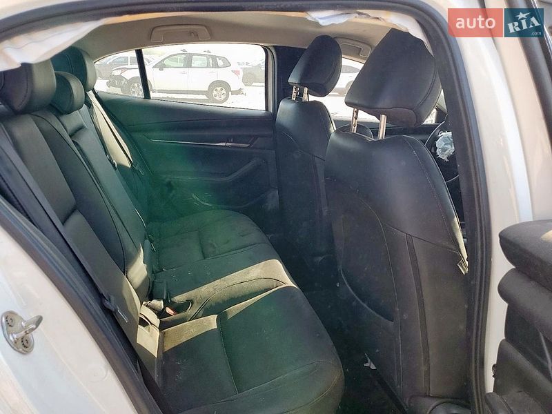 Седан Mazda 3 2021 в Холодноводке