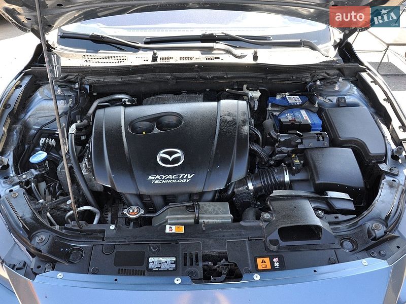 Седан Mazda 3 2016 в Львове