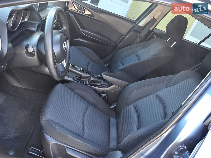 Седан Mazda 3 2016 в Львове