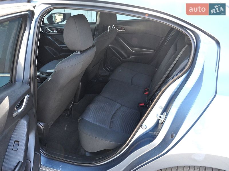 Седан Mazda 3 2016 в Львове