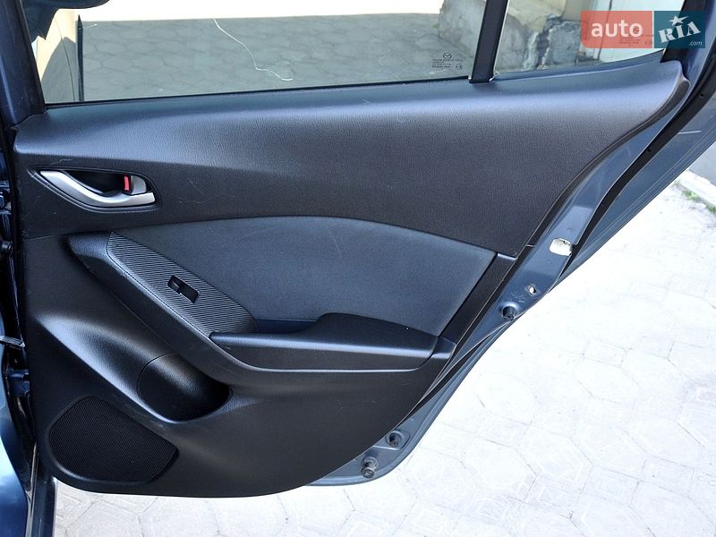 Седан Mazda 3 2016 в Львове