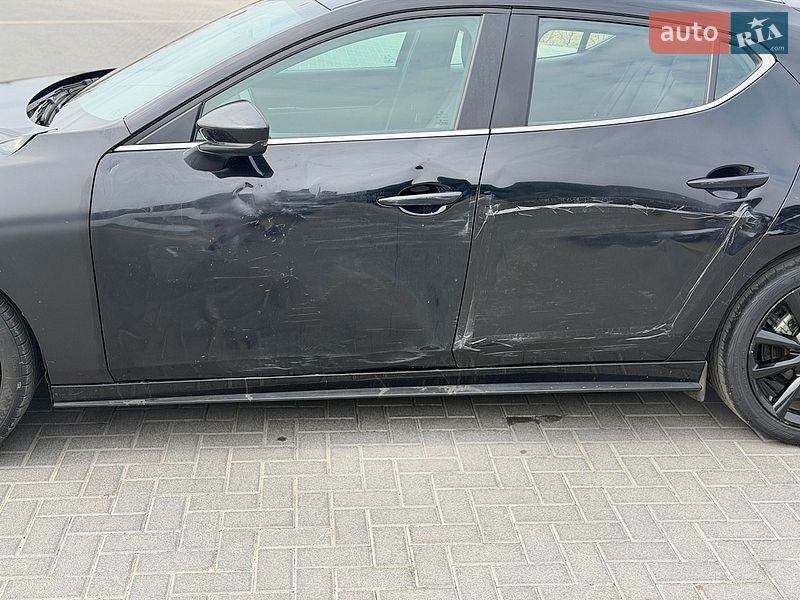 Хэтчбек Mazda 3 2023 в Львове