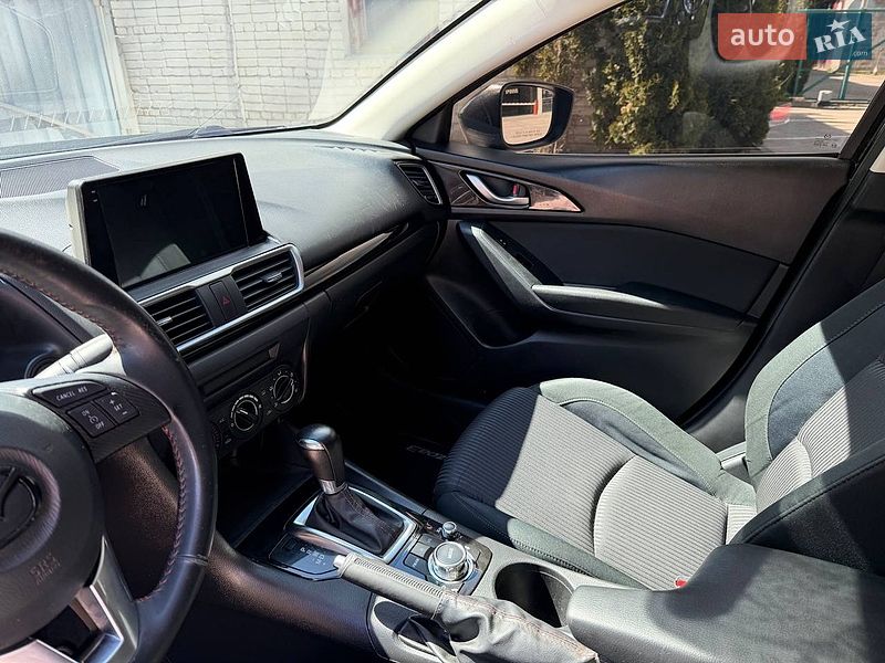 Седан Mazda 3 2014 в Львове