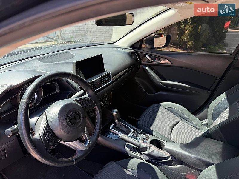 Седан Mazda 3 2014 в Львове