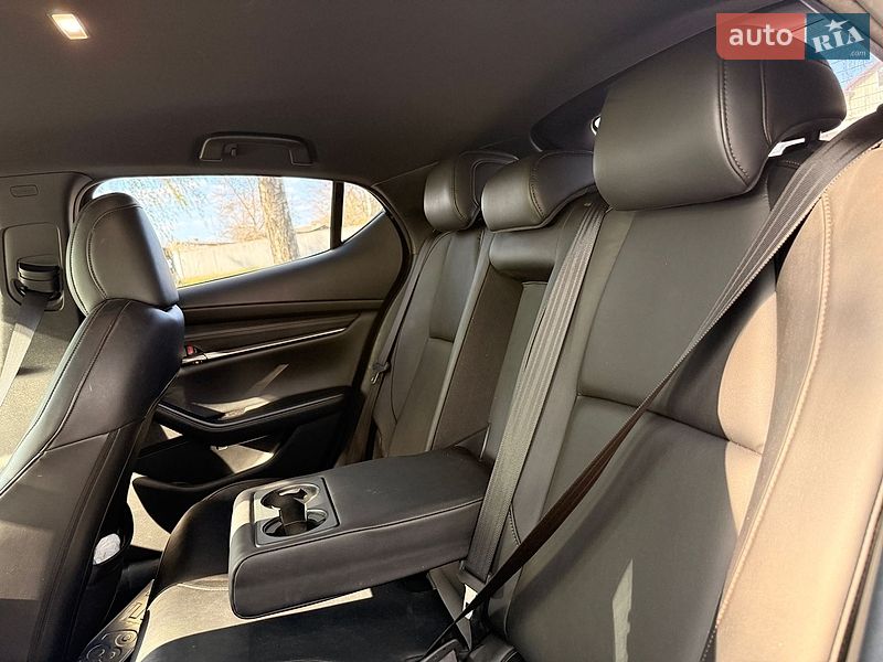 Хэтчбек Mazda 3 2019 в Ахтырке