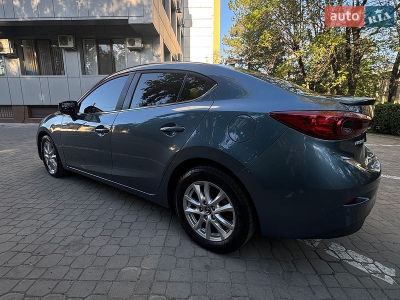 Седан Mazda 3 2016 в Черноморске